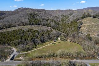 2203 Stones River Rd, Woodbury, TN 37190