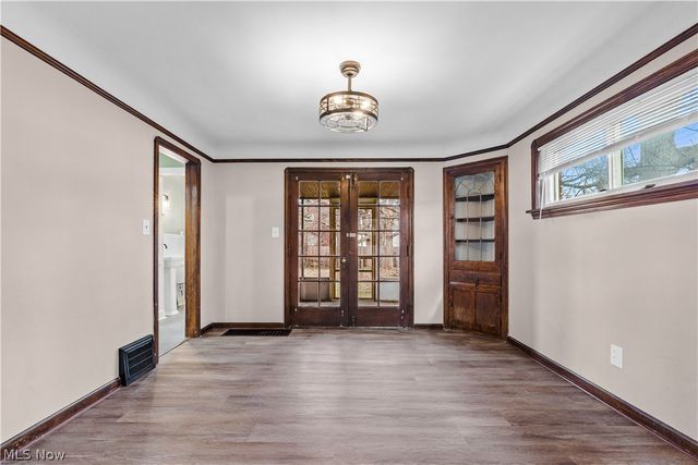 18303 Canterbury Road, Cleveland, OH 44119