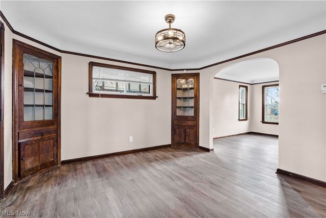 18303 Canterbury Road, Cleveland, OH 44119