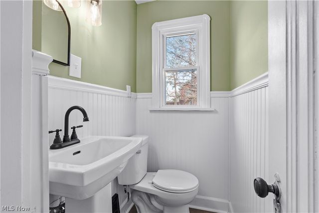 18303 Canterbury Road, Cleveland, OH 44119