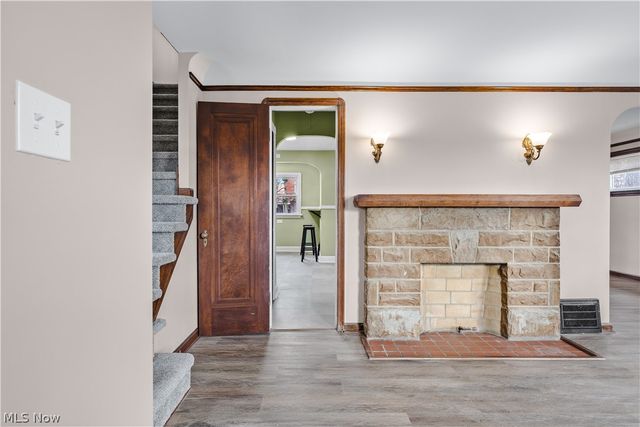 18303 Canterbury Road, Cleveland, OH 44119