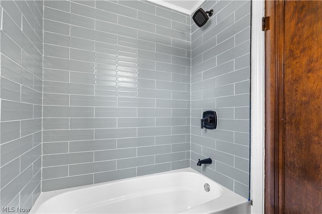 18303 Canterbury Road, Cleveland, OH 44119