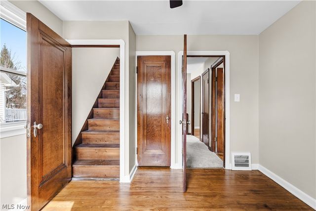 18303 Canterbury Road, Cleveland, OH 44119