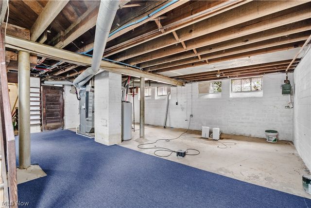 18303 Canterbury Road, Cleveland, OH 44119