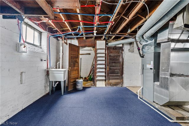 18303 Canterbury Road, Cleveland, OH 44119