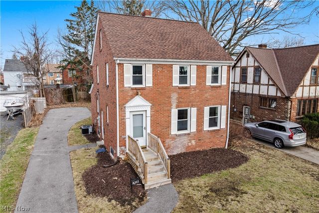 18303 Canterbury Road, Cleveland, OH 44119