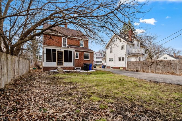 18303 Canterbury Road, Cleveland, OH 44119