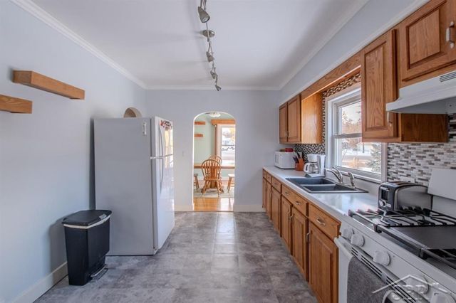 316 State Park Drive, Bay City, MI 48706