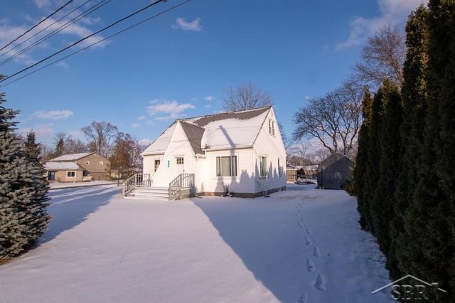 316 State Park Drive, Bay City, MI 48706