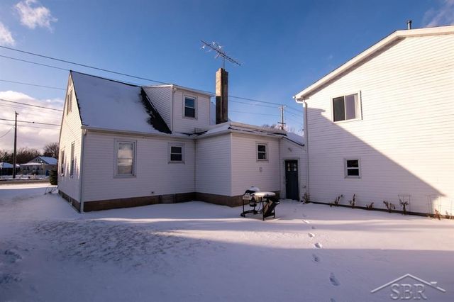 316 State Park Drive, Bay City, MI 48706