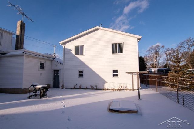 316 State Park Drive, Bay City, MI 48706