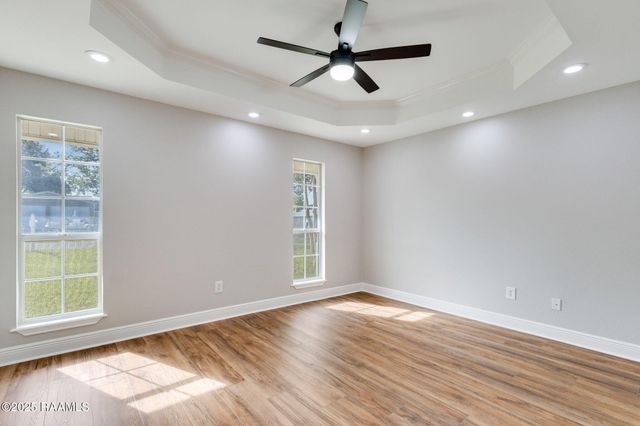 101 Meadow Glen Drive, Youngsville, LA 70592