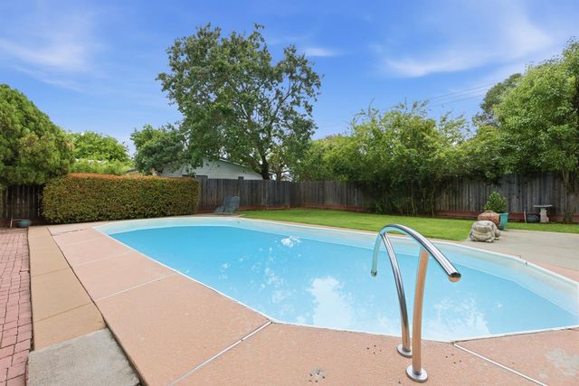 7540 Park Dr, Citrus Heights, CA 95610