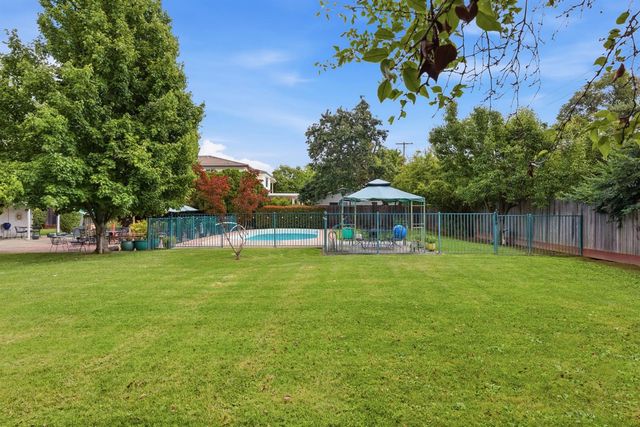 7540 Park Dr, Citrus Heights, CA 95610