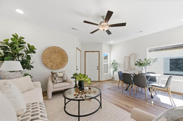 1727 N Main St, Rose Hill, KS 67133