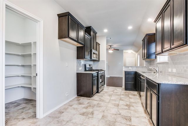 9825 Beaver Dam Lane, Mckinney, TX 75071