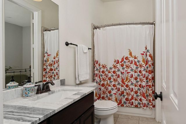 6 Paloma Bend Place, The Woodlands, TX 77389