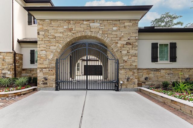6 Paloma Bend Place, The Woodlands, TX 77389
