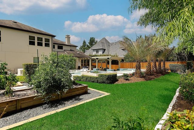 6 Paloma Bend Place, The Woodlands, TX 77389