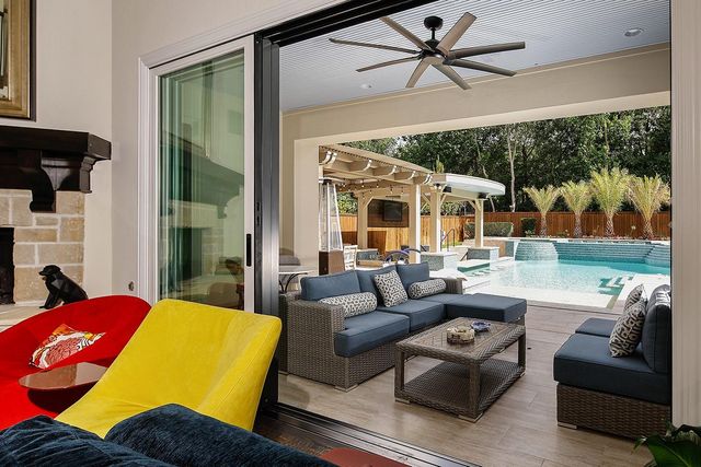 6 Paloma Bend Place, The Woodlands, TX 77389