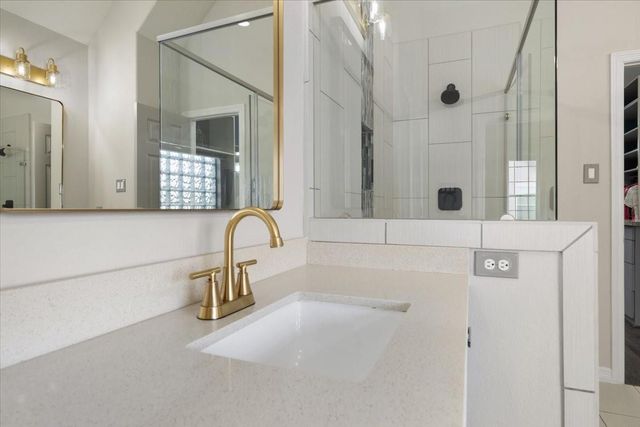 10215 Spring Shadows Park Circle, Houston, TX 77080