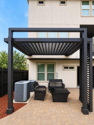 10215 Spring Shadows Park Circle, Houston, TX 77080