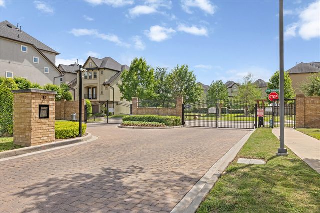 10215 Spring Shadows Park Circle, Houston, TX 77080