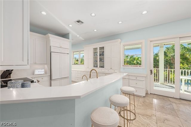 660 Anchor DR, Sanibel, FL 33957