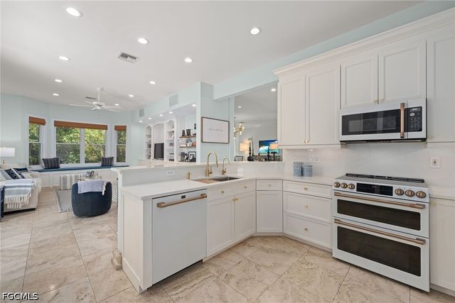 660 Anchor DR, Sanibel, FL 33957