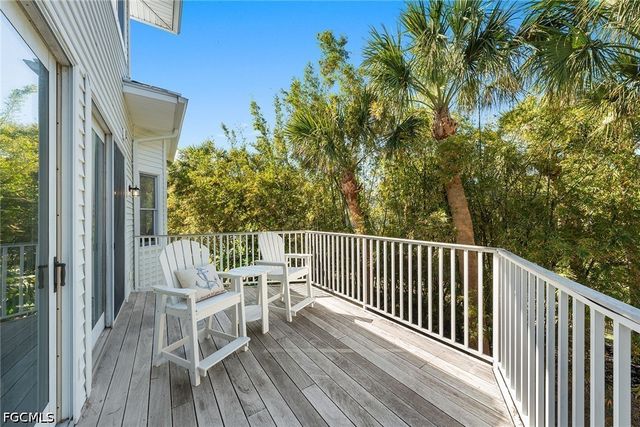 660 Anchor DR, Sanibel, FL 33957