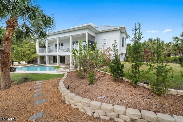 660 Anchor DR, Sanibel, FL 33957