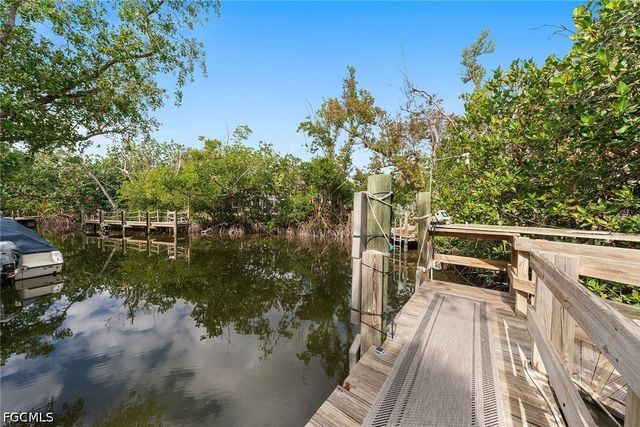 660 Anchor DR, Sanibel, FL 33957