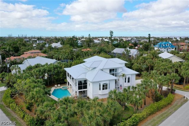 660 Anchor DR, Sanibel, FL 33957