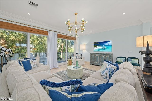 660 Anchor DR, Sanibel, FL 33957