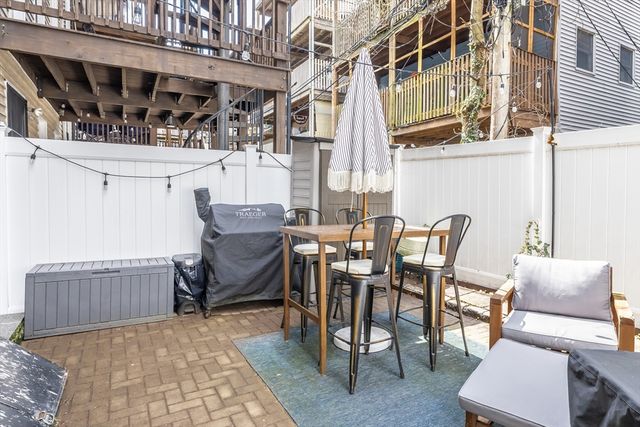 171 H St 1, Boston, MA 02127