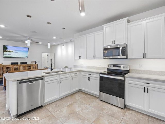 679 Gleneagles Drive SE, Palm Bay, FL 32909