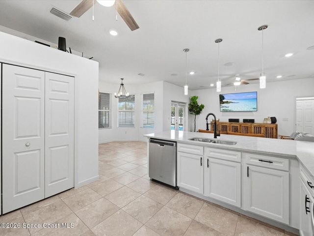 679 Gleneagles Drive SE, Palm Bay, FL 32909