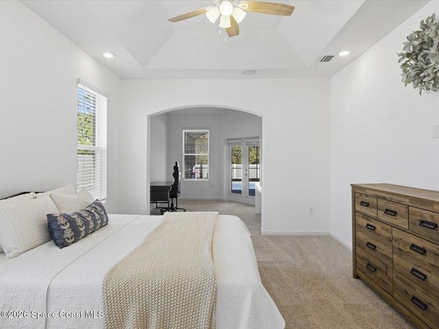 679 Gleneagles Drive SE, Palm Bay, FL 32909