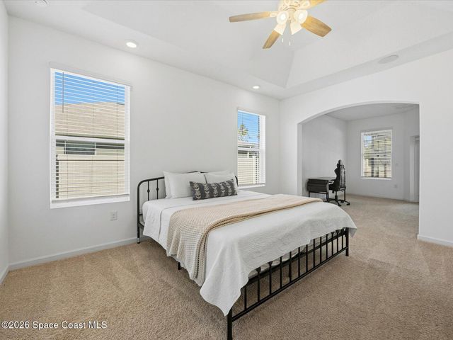 679 Gleneagles Drive SE, Palm Bay, FL 32909