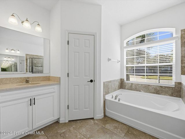 679 Gleneagles Drive SE, Palm Bay, FL 32909