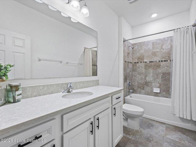 679 Gleneagles Drive SE, Palm Bay, FL 32909