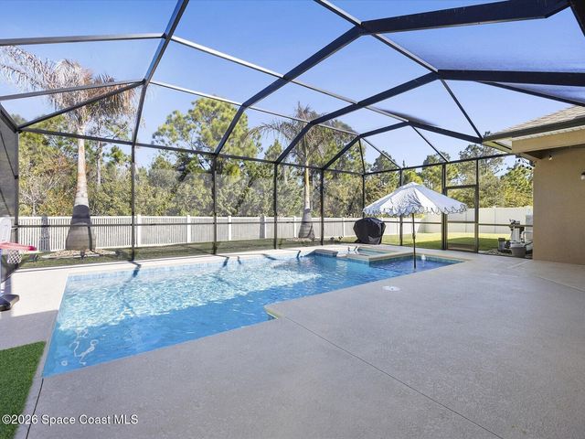 679 Gleneagles Drive SE, Palm Bay, FL 32909