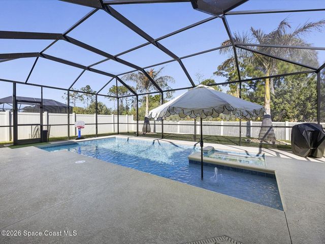 679 Gleneagles Drive SE, Palm Bay, FL 32909