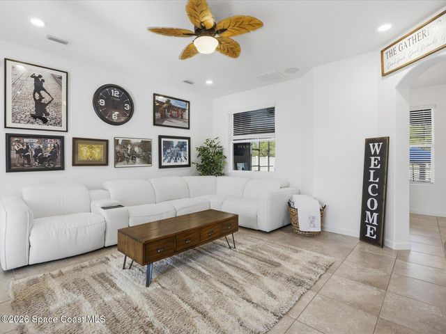 679 Gleneagles Drive SE, Palm Bay, FL 32909