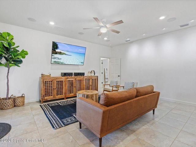 679 Gleneagles Drive SE, Palm Bay, FL 32909