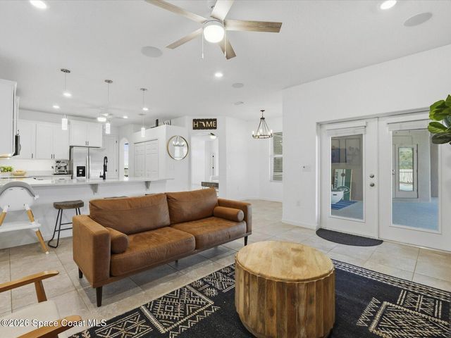 679 Gleneagles Drive SE, Palm Bay, FL 32909