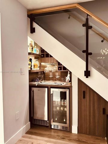 822 SW 143rd Ter 204, Pembroke Pines, FL 33027