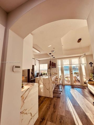 822 SW 143rd Ter 204, Pembroke Pines, FL 33027