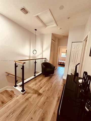 822 SW 143rd Ter 204, Pembroke Pines, FL 33027