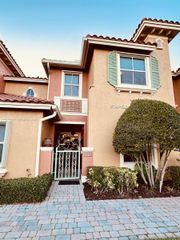 822 SW 143rd Ter 204, Pembroke Pines, FL 33027
